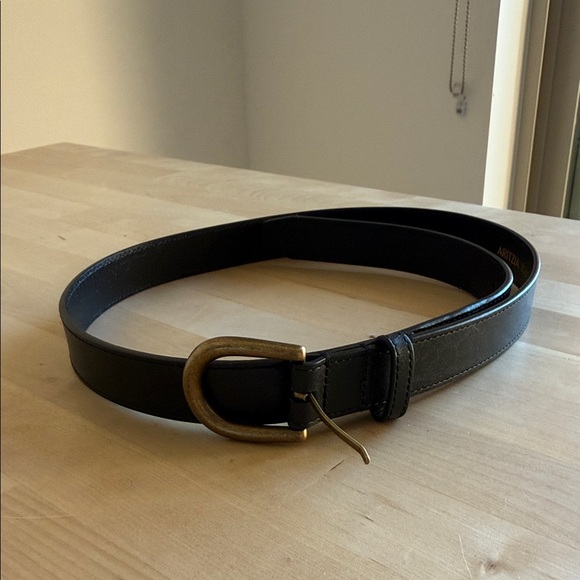 Aritzia Accessories - Aritzia Leather Belt Solid Brass